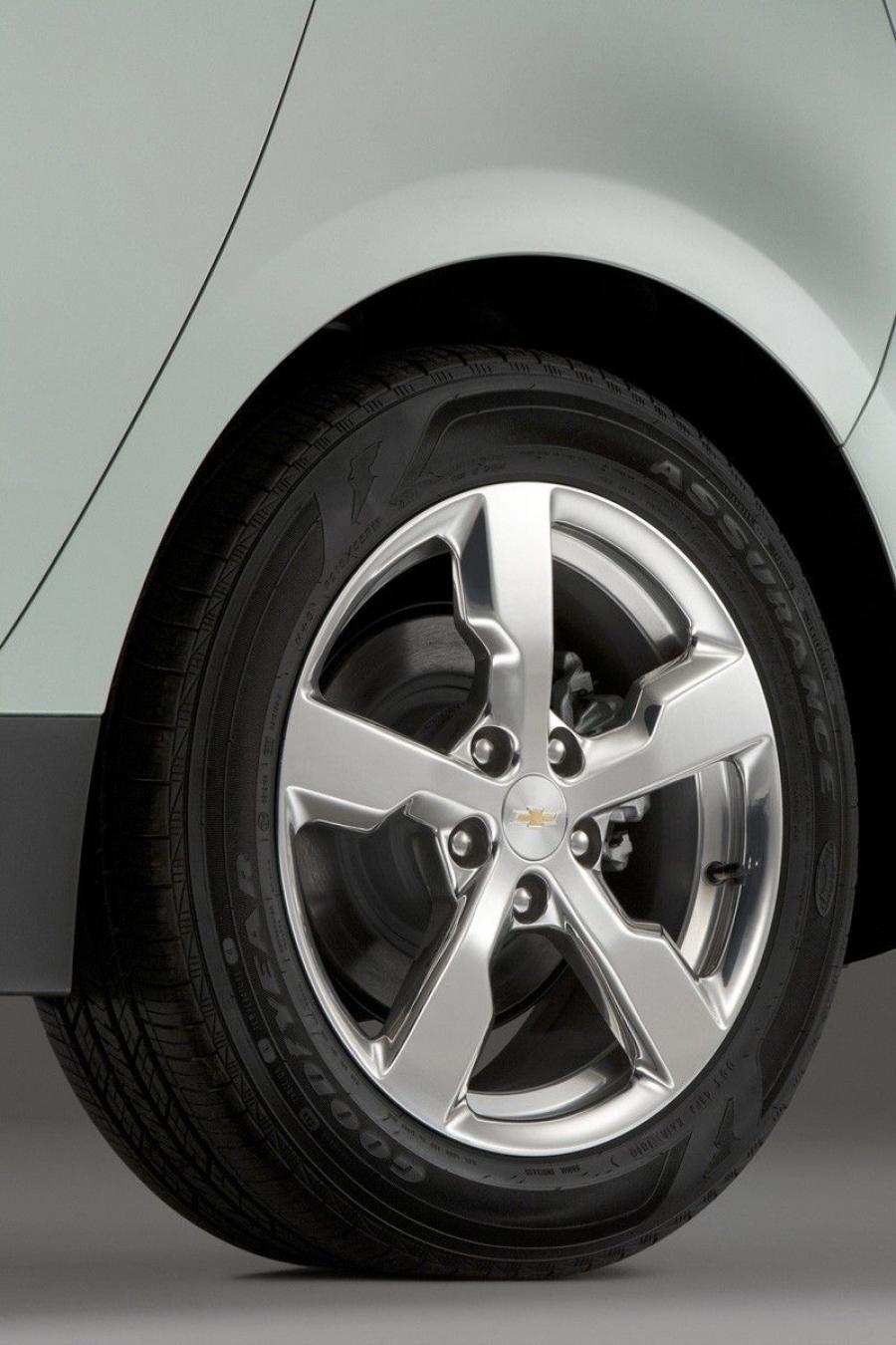  Chevrolet Volt 2011 года  (фото 38 из 356)